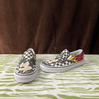 Vans x Disney, Mickey & Minnie Checkered Flames, Size EU42