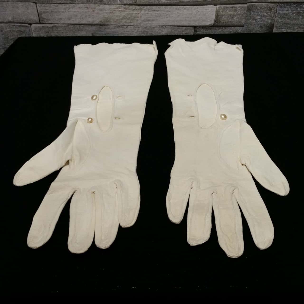 Other Vintage Dents Ladies Soft Cream Leather Gloves Womens Size 7.5