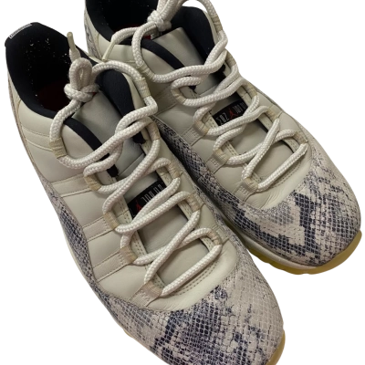 Jordan Mens  Size 11 Sneakers 