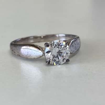 925 Sterling Silver Classic Round Brilliant Cut Stone On Delicate Band Ring 