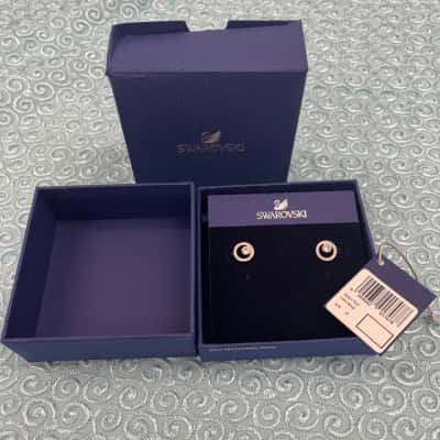 Swarovski Womens stud Earrings 