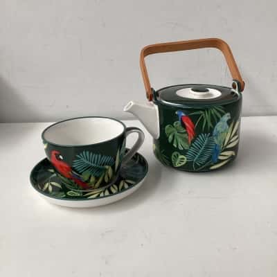 Christopher Vine    Australia tea pot cup and saucer