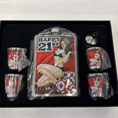 Pin Up Style Hip Flask Gift Set