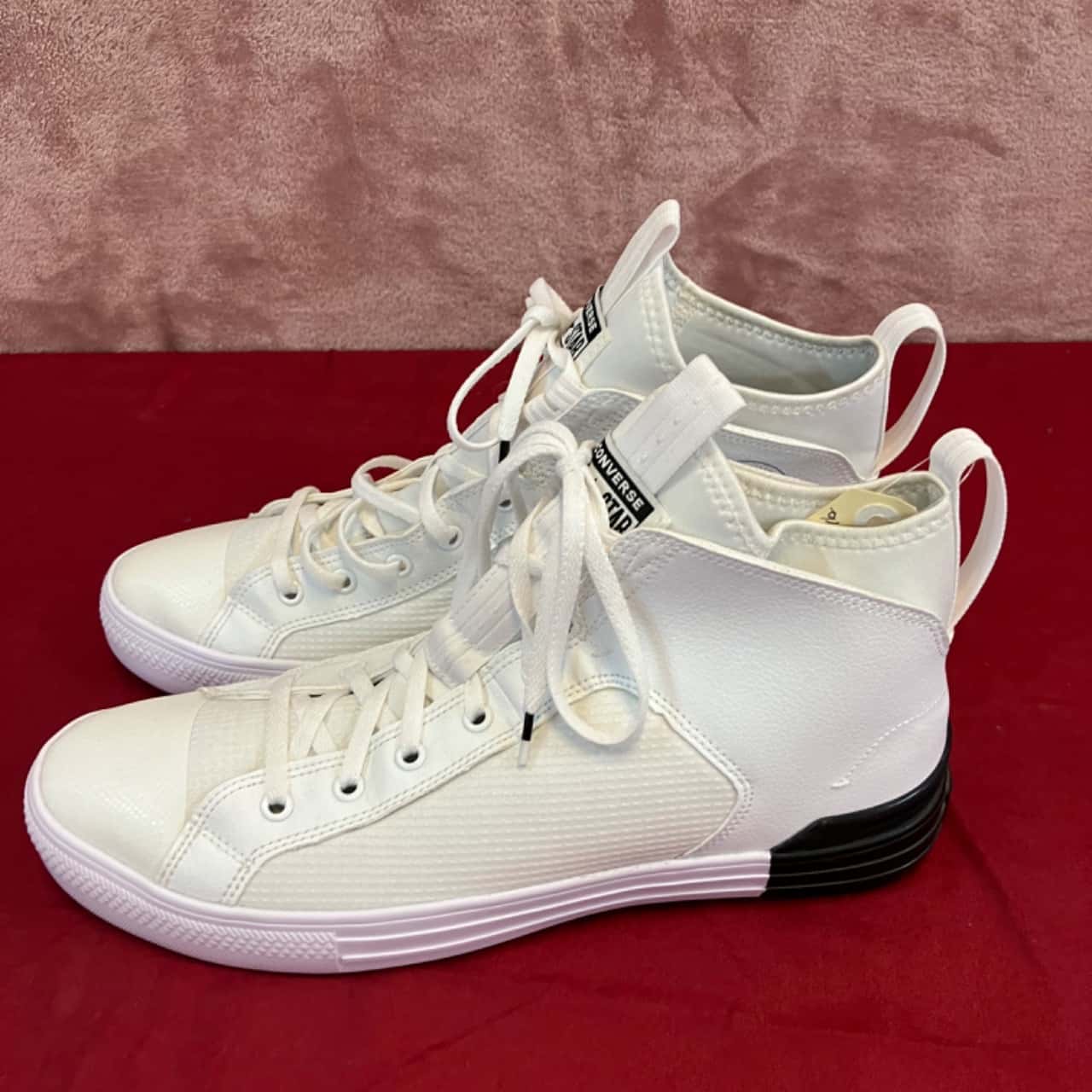 chuck taylor ultra mid white