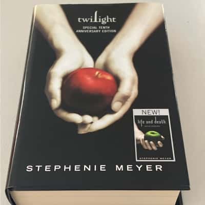 Twilight 10th anniversary edition & life and death - Stephenie Meyer 