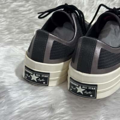 Converse Unisex  Size 7 Sneakers 