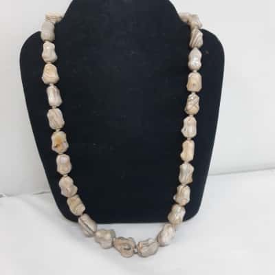 Chunky Beaded Agate Necklace With Silver Clasp 
