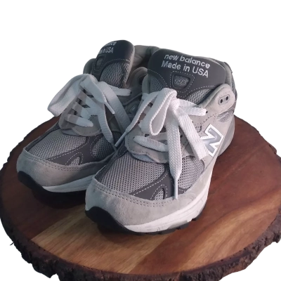 RARE 2008 Retro Style New Balance Sneakers - Women Size 5 / 7 Grey 