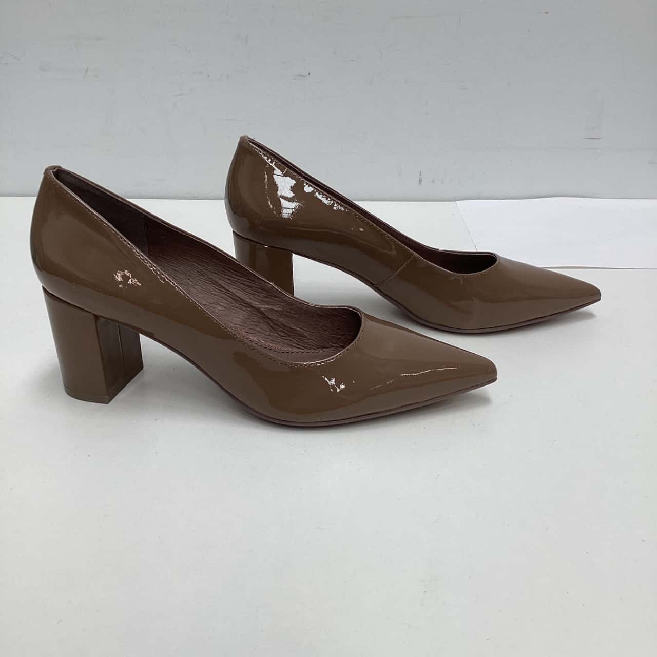 NEW Wittner “Dalena” Brown court shoe