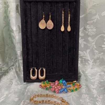  Womens Bracelet / Earrings / Other Gold-tone/ Multicoloured 