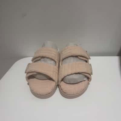 Hush Puppies Womens  Size 7 Sandals Cream 