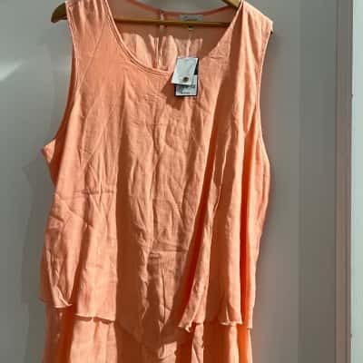 Capture Women’s Singlet top - Size 20