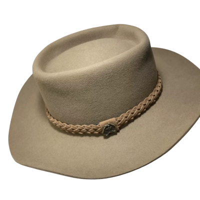  Mens  Size L The Australian Outback Collection Jackaroo felt outback hat features a classic tan finish accented by a braided suede band and signature metal badge 