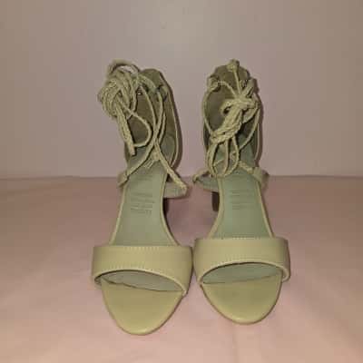 Human Premium Womens  Size 38 Heels Nude 