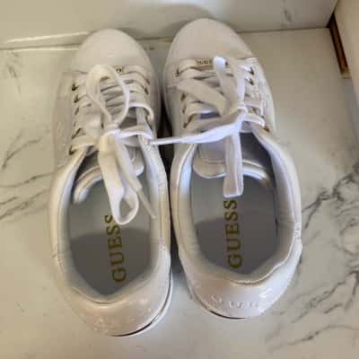 Guess Womens  Size 6 Sneakers Gold / White 