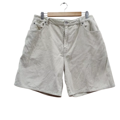 Ghanda Womens Size 14 Shorts Cream (8)