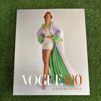 Vogue 100: A Century of Style by Robin Muir