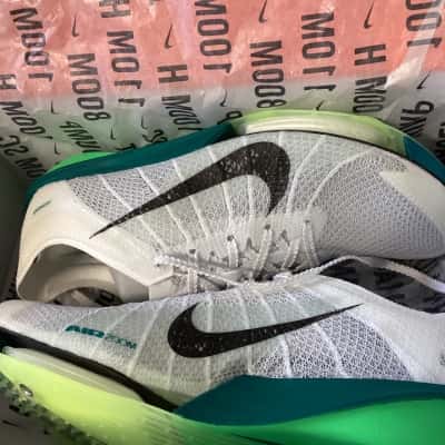 Nike Womens  Size 5 Trainers Green/White 