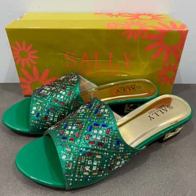 Sally Womens multi-colored embellishments & low gold-tone heel Sandals Size 40 Green 
