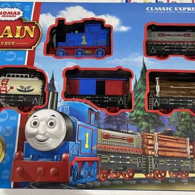 Thomas and Friends Train Playset - 21 Pieces 