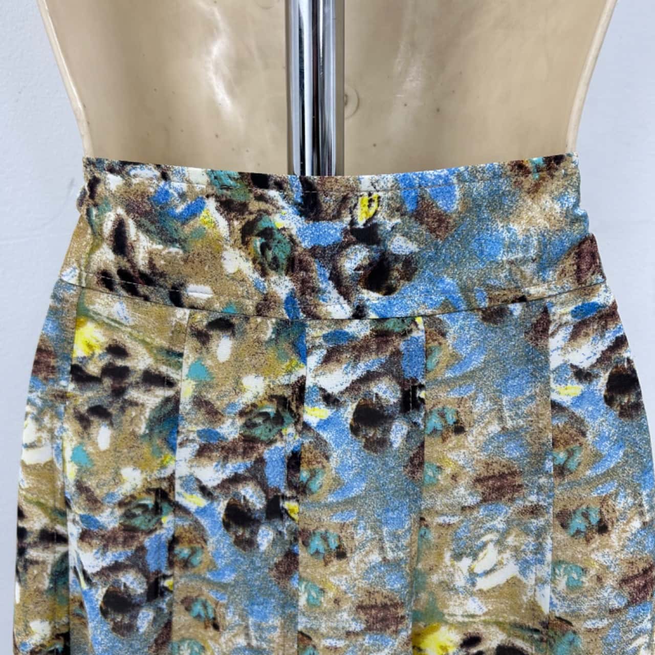 Rivette & Blair Size 12 Multicoloured Skirt (s)