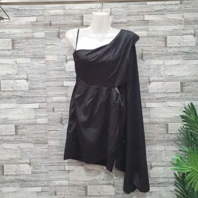 RUNAWAY Womens  Size 8 Cocktail Dress Black  / Pattern 