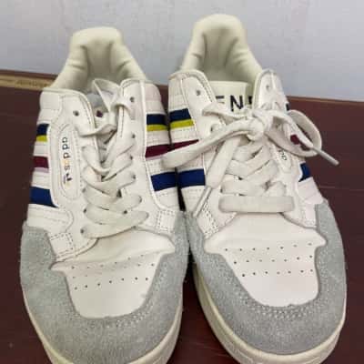Adidas Womens  Size 6 Sneakers White 