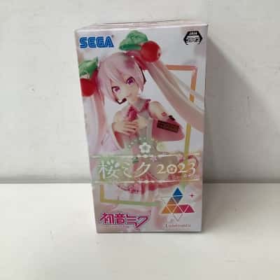 NEW - Sega Hatsune Miku Luminasta Figure