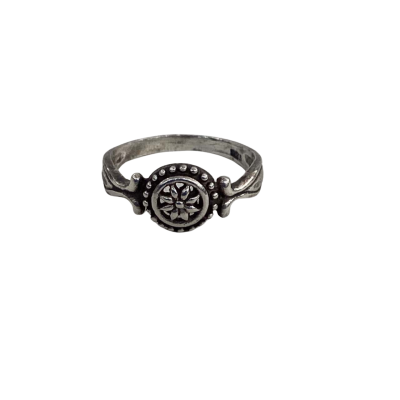 Vintage Womens Ring Sterling Silver with Flower (Stamped 925)