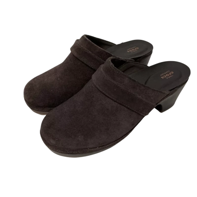 Sarah Crocs Womens  Size 8 Brown clogs 