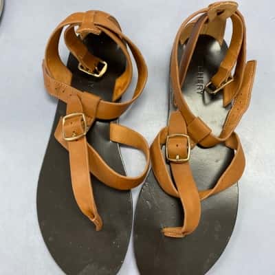 Witchery Tan Size 36 Flats 
