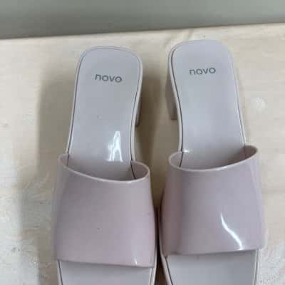 Novo Womens  Size 7 Heels / Wedges Pink  