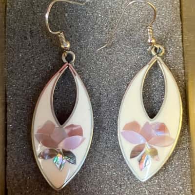 Women's Vintage Alpaca Mexico Silver Mother of Pearl Inlay Earrings