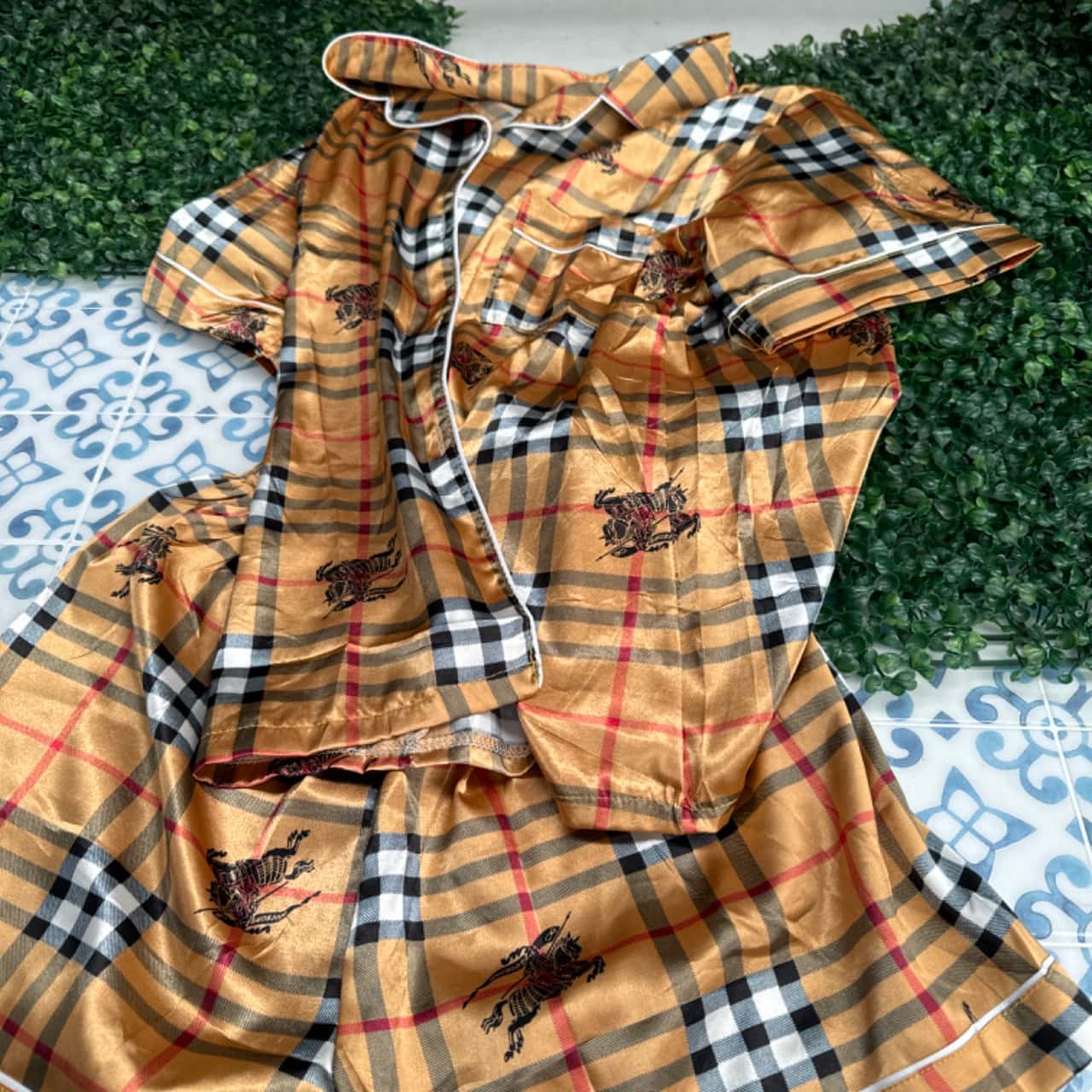 Buttery Shirley Short Sleeve Lounge Sets - Kiss - (Small - 3X)