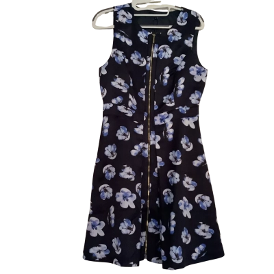BNWT**Tommy Hilfiger. Navy Floral Print, Front Zip Dress    Size 12 