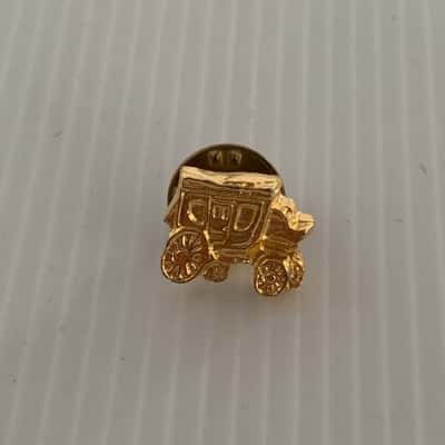 Vintage Gold Tone Stagecoach Lapel Pin / Tie Tack