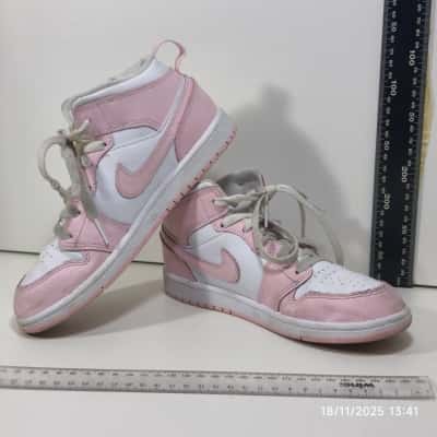 Nike Kids Air Force 1s Pink White Size US3Y PreOwned As Is 