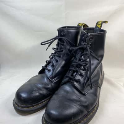 DR MARTENS BLACK BOOTS MENS 11 LACE UP