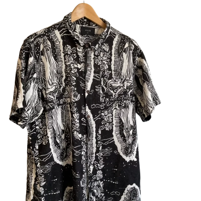 “Rollas” Mens-  Size XL Black  / White -short sleeve shirt