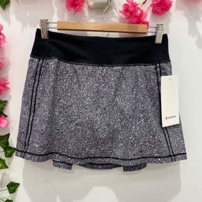Lululemon Womens Pace Rival Skirt Size 4 Black  