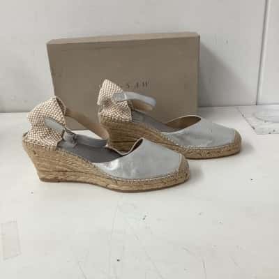 NEW - Jigsaw Womens heeled Espadrille   Size 39  Silver and beige