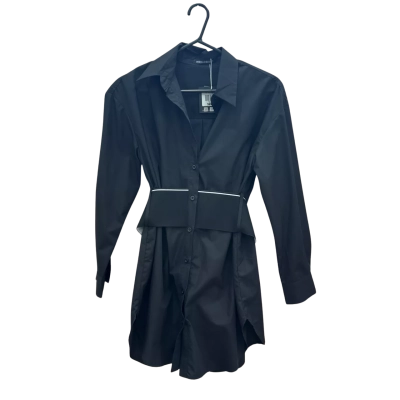 Modelle/Move Womens  Size 6 Black Detailed Waist Shirt 