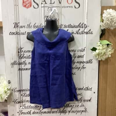 See Saw Brand! NWOT SLEEVELESS TURNOVER COLLAR SHIRT! NWOT! Womens  Size 10 Sleeveless Top Blue 