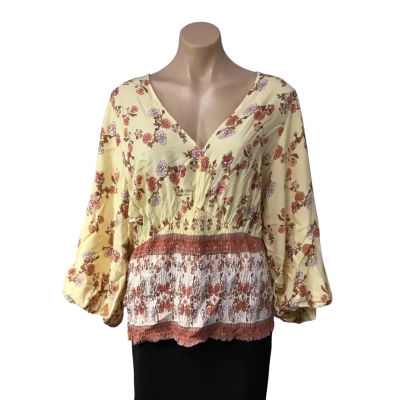 City Chic Womens Size 8 Yellow / Brown / Orange / White Floral 3/4 Sleeve Top