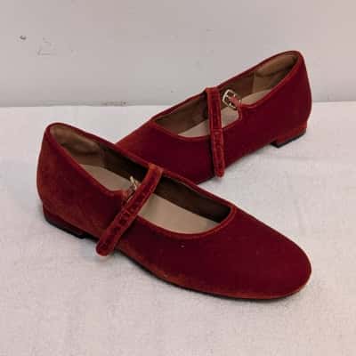 Bared Womens Whydah Rust Velvet Ballet Flats - Size 38