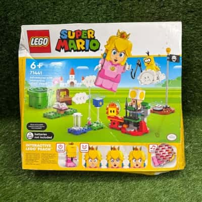 LEGO 71441 - Super Mario Adventures with Interactive Peach Starter Course