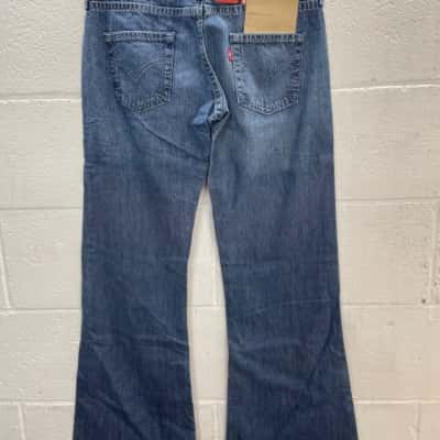 Levis Womens  Size 8 Blue jeans 