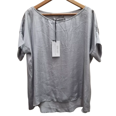 New With Tags CAROLINA Lifestyle 'Bianca' Short Sleeve Relaxed Fit Top 'Light Grey' Colour in Size XS/S 