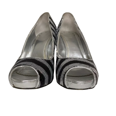  Womens  Size 8 Heels Black  / Silver 