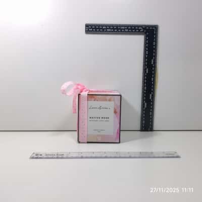 Love Anna X Native Rose Cocoa Amber Scented Candle 290g As New PreOwned 